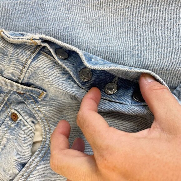 Levi's 501 Women Distressed Button Fly Skinny Jeans Blue 27 High Rise Light Wash - Picture 4 of 12